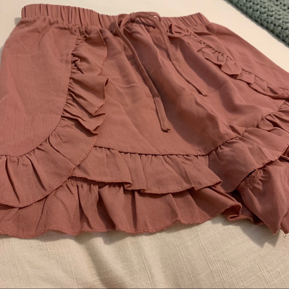 Shorts - Picture 4 of 5